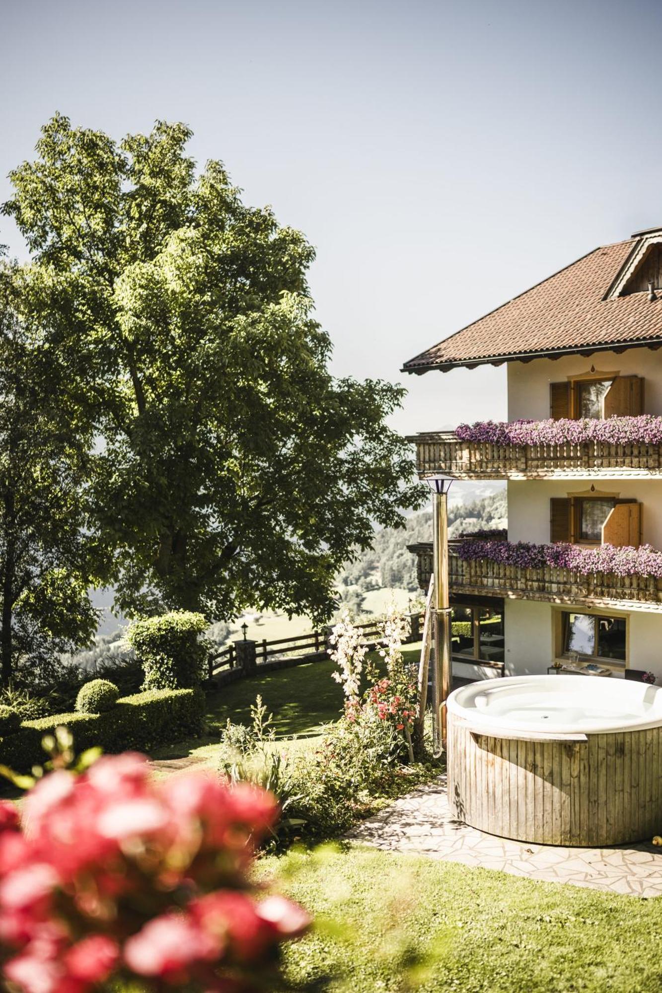 Boutique Pension Erlacher - Adults Only Villandro Exteriör bild